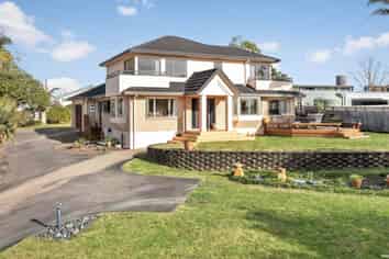 16 Sunny Crescent, Huapai