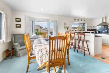 16 Sunny Crescent, Huapai