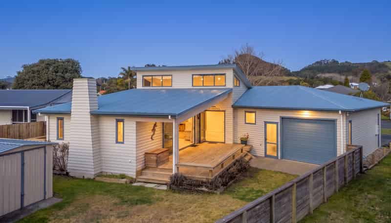 21 Charles Green Drive, Cooks Beach