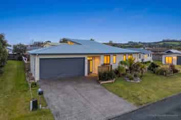 21 Charles Green Drive, Cooks Beach