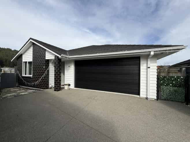 21 Te Ara O Toroa, Wainuiomata