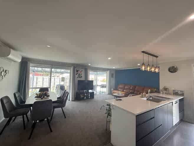 21 Te Ara O Toroa, Wainuiomata