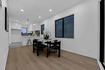2/54 Rodney Street, Howick