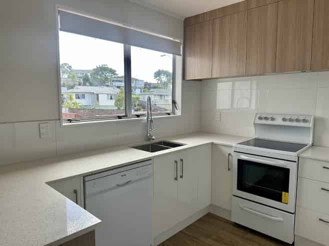 1 Theban Place, Totara Vale
