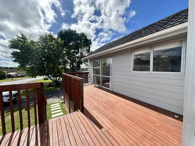 1 Theban Place, Totara Vale
