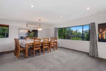 28 Holden Avenue, Holdens Bay