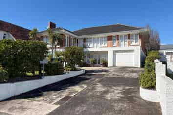 882 New North Road, Mount Albert