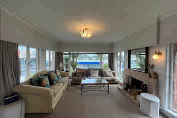 882 New North Road, Mount Albert
