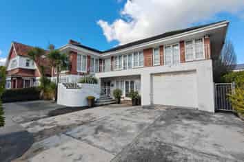 882 New North Road, Mount Albert