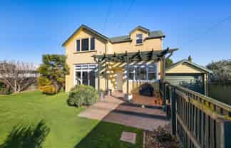 17 Mowat Street, Springlands