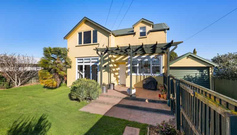 17 Mowat Street, Springlands
