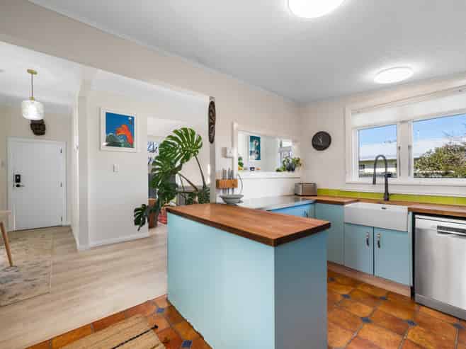 17 Mowat Street, Springlands