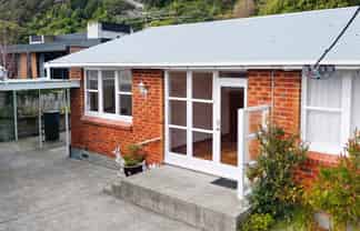 6/415 Muritai Road, Eastbourne
