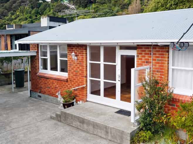 6/415 Muritai Road, Eastbourne