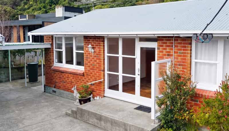 6/415 Muritai Road, Eastbourne