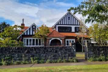 2 Oakfield Ave, Mount Albert
