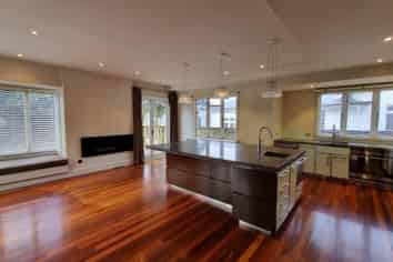 2 Oakfield Ave, Mount Albert