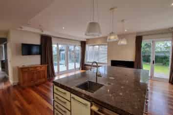 2 Oakfield Ave, Mount Albert