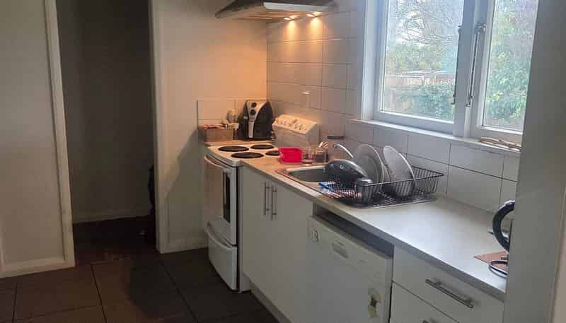 1001 Wall Road, Raureka