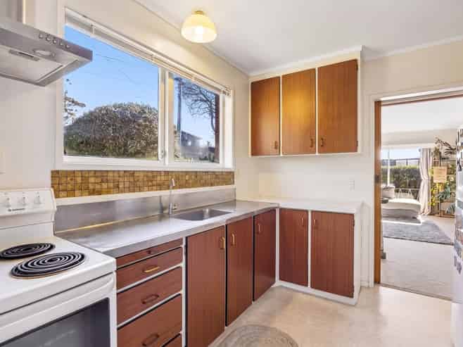 1 & 2/17a Rowan Road, Epsom
