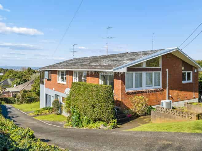 1 & 2/17a Rowan Road, Epsom