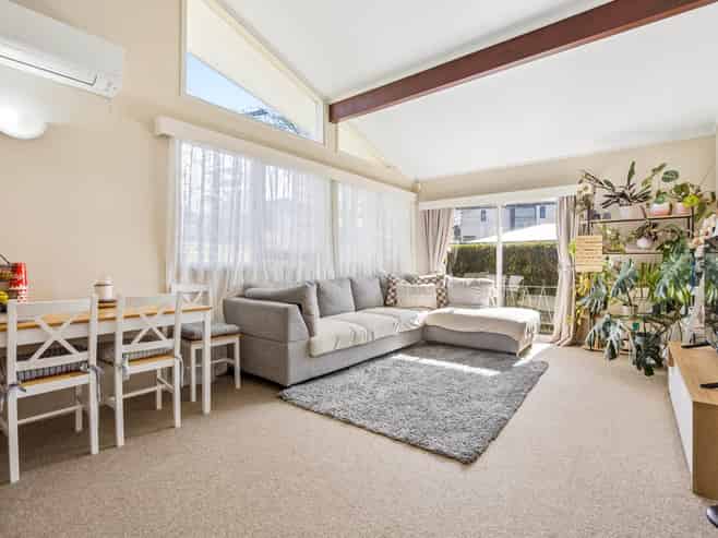 1 & 2/17a Rowan Road, Epsom