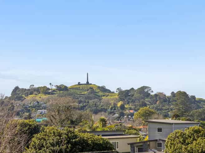 1 & 2/17a Rowan Road, Epsom
