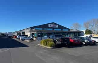 High-profile warehouse and office combo