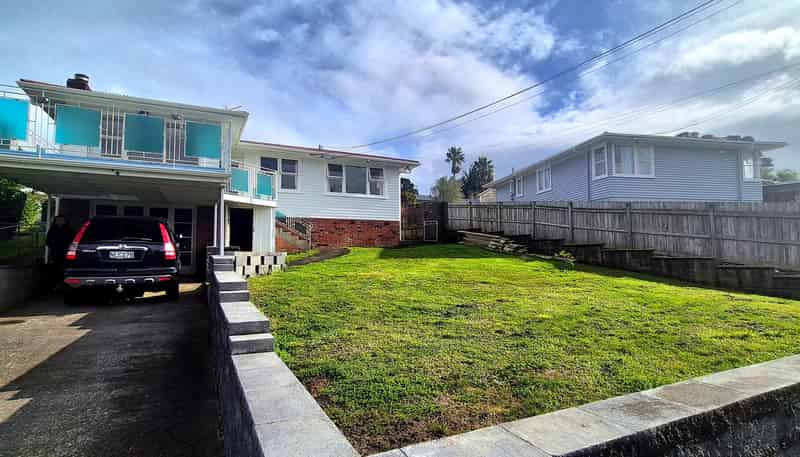 8 Whittle Place, New Windsor