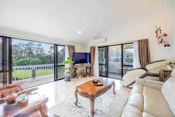 1/57 Unsworth Drive, Unsworth Heights