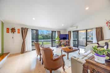 1/57 Unsworth Drive, Unsworth Heights