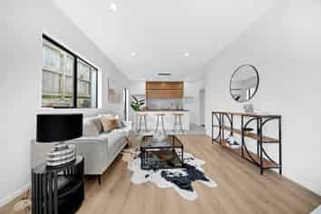6B Dalwhinnie Parade, Highland Park