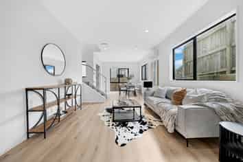 6B Dalwhinnie Parade, Highland Park