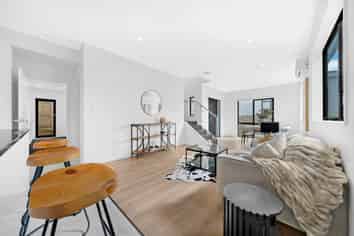6B Dalwhinnie Parade, Highland Park