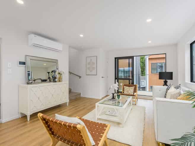 10/6 Woodhouse Place, West Harbour