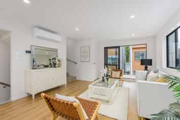 10/6 Woodhouse Place, West Harbour