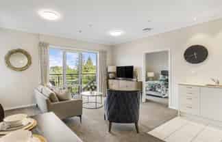 11 Commodore Drive, Lynfield