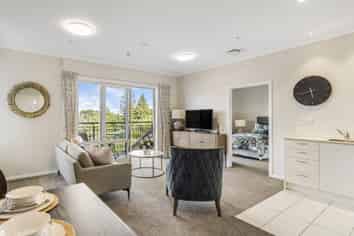 11 Commodore Drive, Lynfield