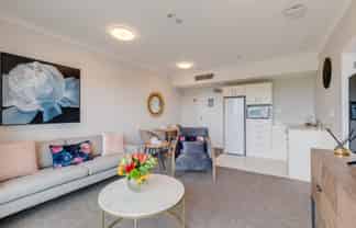 11 Commodore Drive, Lynfield
