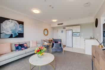 11 Commodore Drive, Lynfield