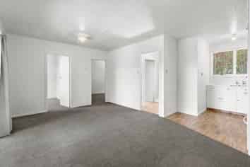 2/8A Hood Place, Spotswood