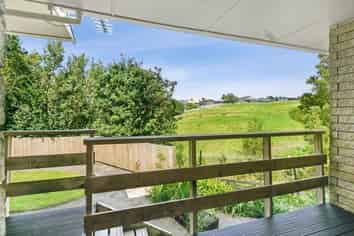 2/8A Hood Place, Spotswood
