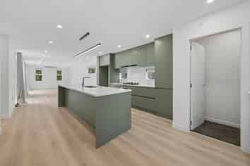 2/5 Tawa Terrace , Tawa