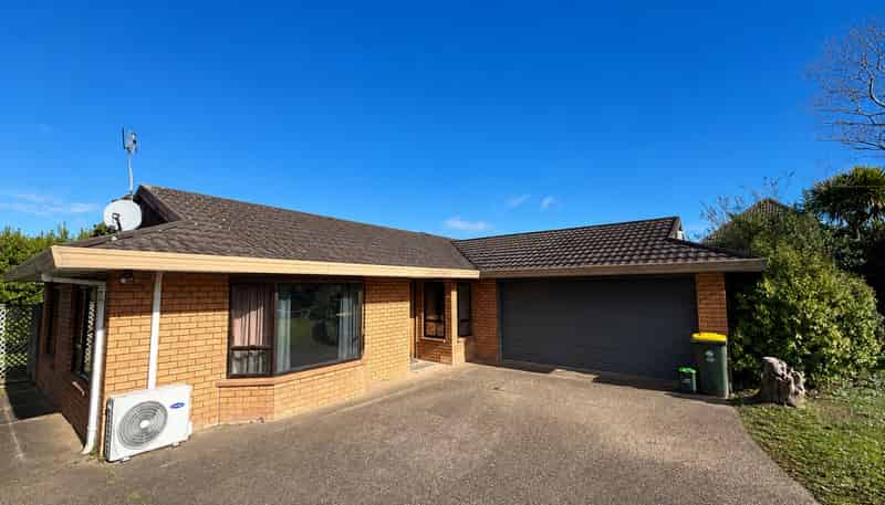 3 Kadina Place , Botany Downs