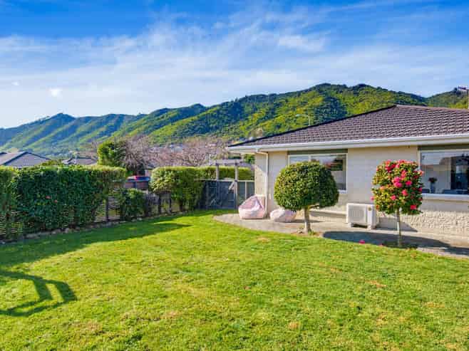 8 Hemi Street, Waikanae