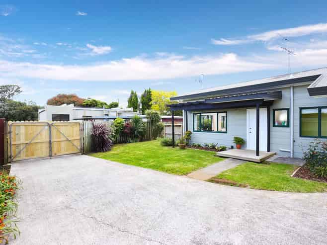 2/27 Hillside Road, Mount Wellington