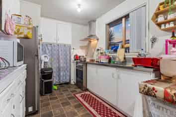 2/41 Challen Close, Conifer Grove