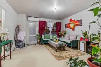 2/41 Challen Close, Conifer Grove