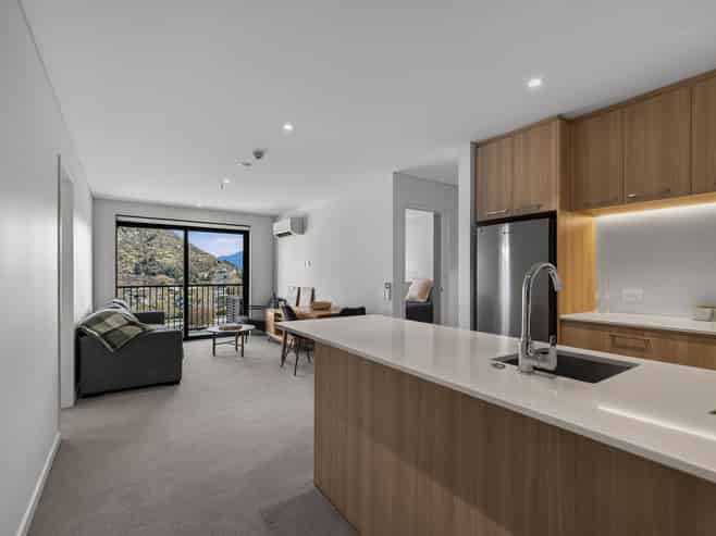 612/10 Copper Beech Avenue, Frankton