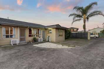 1/41 Challen Close, Conifer Grove